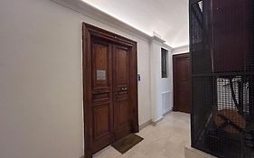 Lisa Vatican Rooms